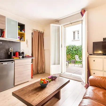 Apartment Studio Montonnerre Avec Terrasse Proche Necker Et Montparnasse